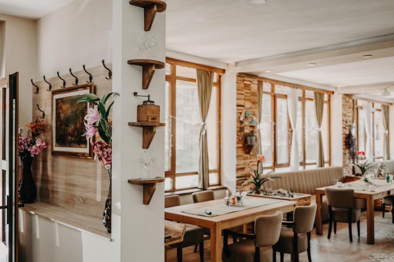 Hotel Noor Кониц Экстерьер фото